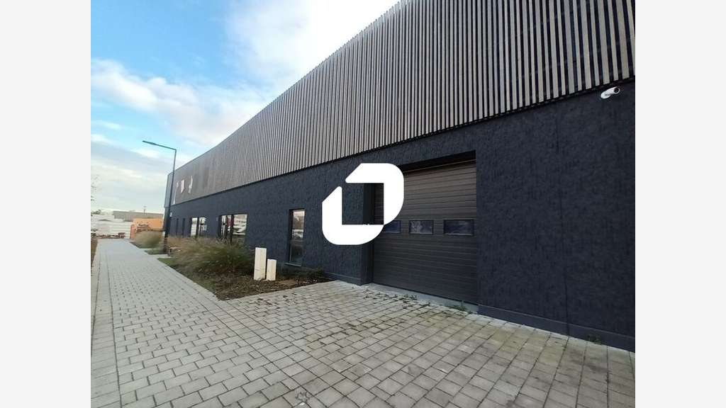 Vente Local d'activité 918m² La madeleine