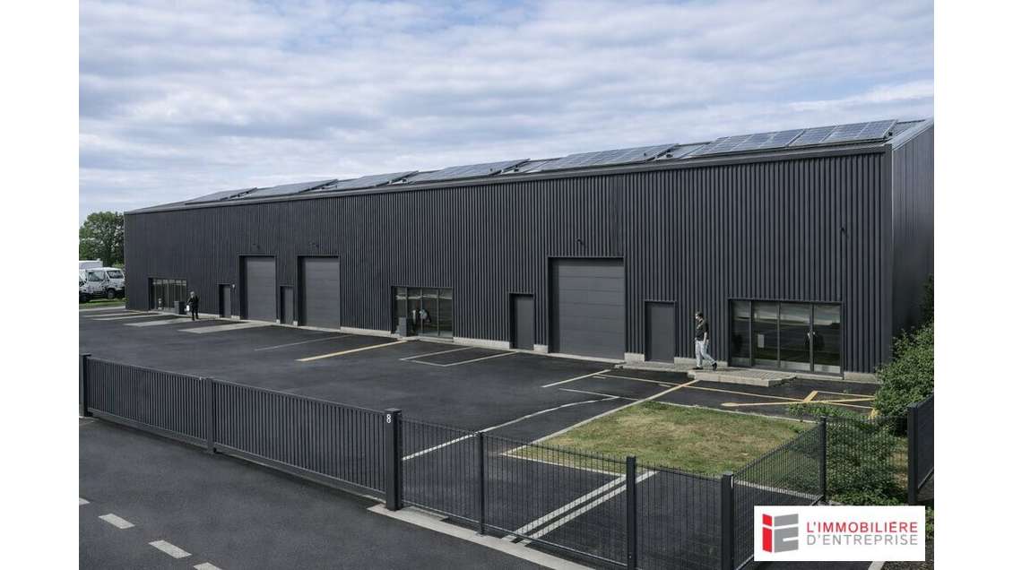 Vente locaux 990m² La Mézière La Châtaigneraie