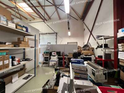 A vendre local d'activités de 460m² à la Mézière