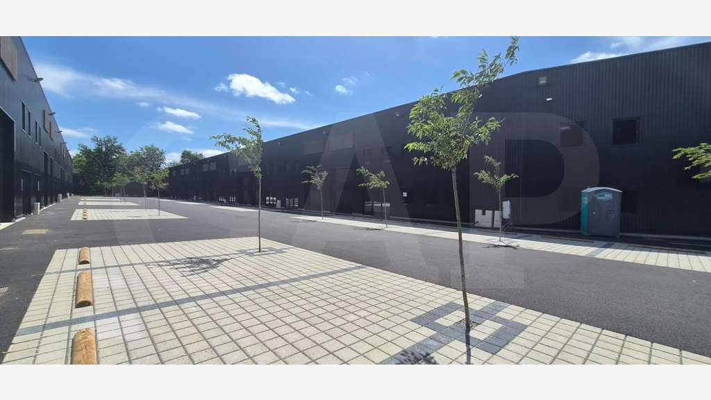 AV cellules neuves à partir de 200m² à La Mézière