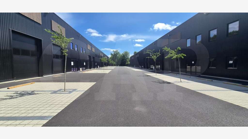 AV cellules neuves à partir de 200m² à La Mézière