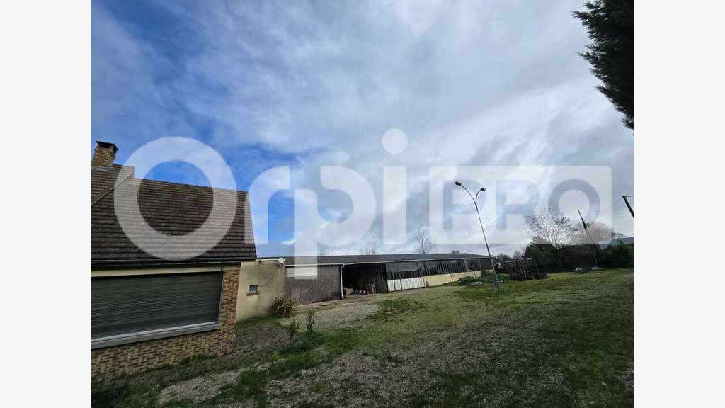 AV ensemble immobilier sur une parcelle de 3152m²