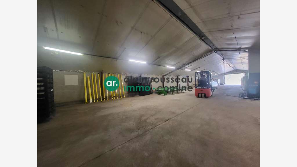 AV local 1700m² parcelle 30 000m² la Possonnière