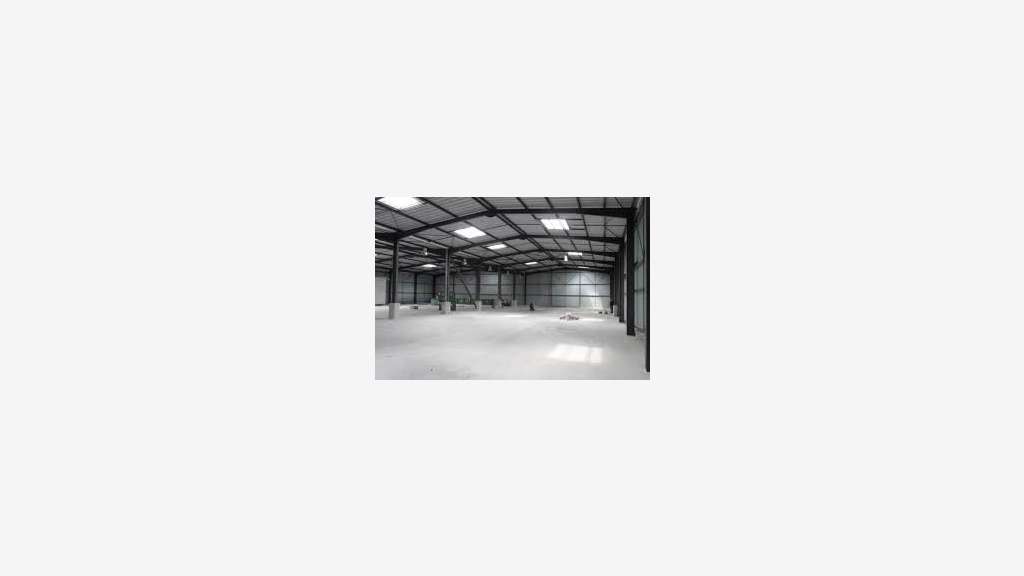 AV bâtiment industriel 890m² La Roche-sur-Yon