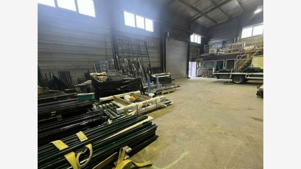 Local d'activités 500m² à vendre en Savoie (73)
