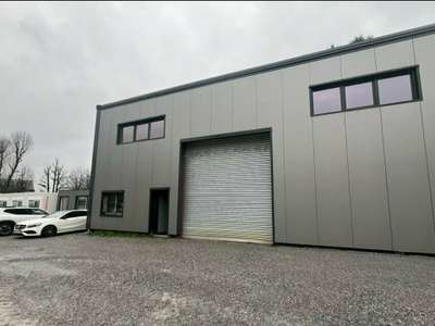 Local d'activités 500m² à vendre en Savoie (73)