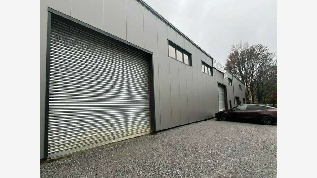 Local d'activités 500m² à vendre en Savoie (73)