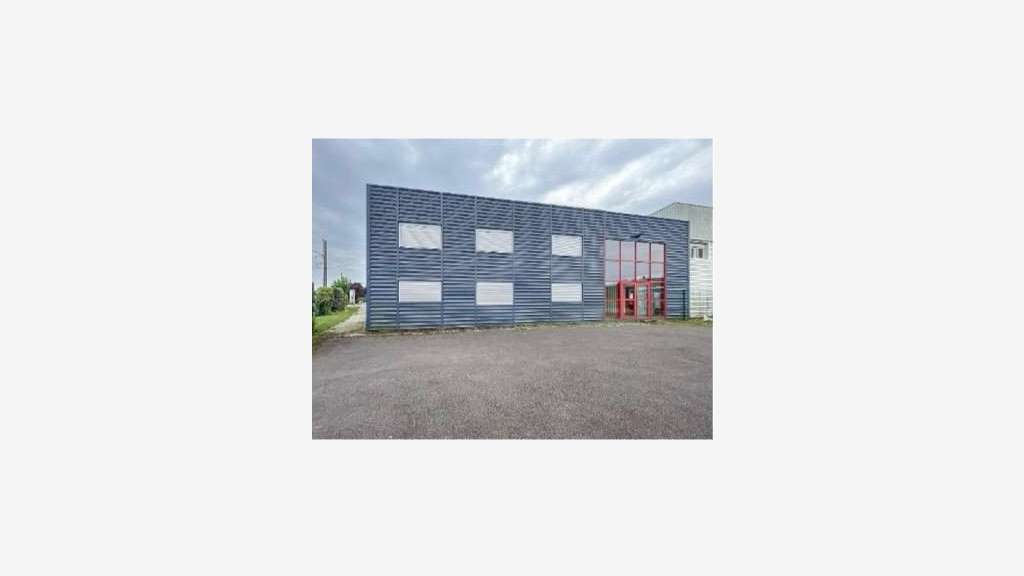 Vente entrepôt 1544m² avec bureaux à La Saussaye