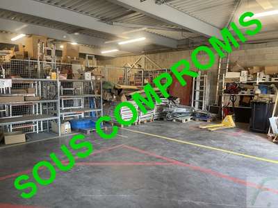 A vendre entrepôt 786m² à proximité de Crolles