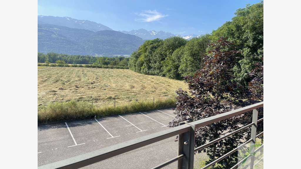 A vendre entrepôt 786m² à proximité de Crolles