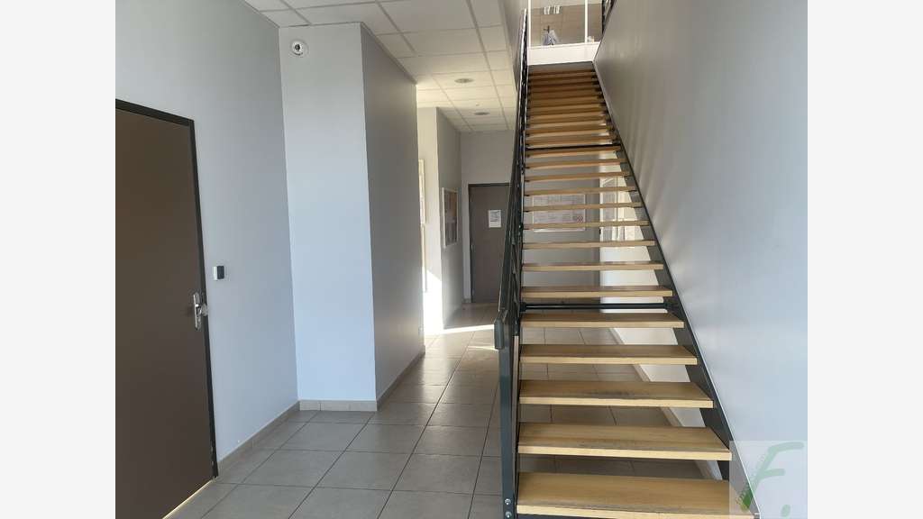 A vendre entrepôt 786m² à proximité de Crolles
