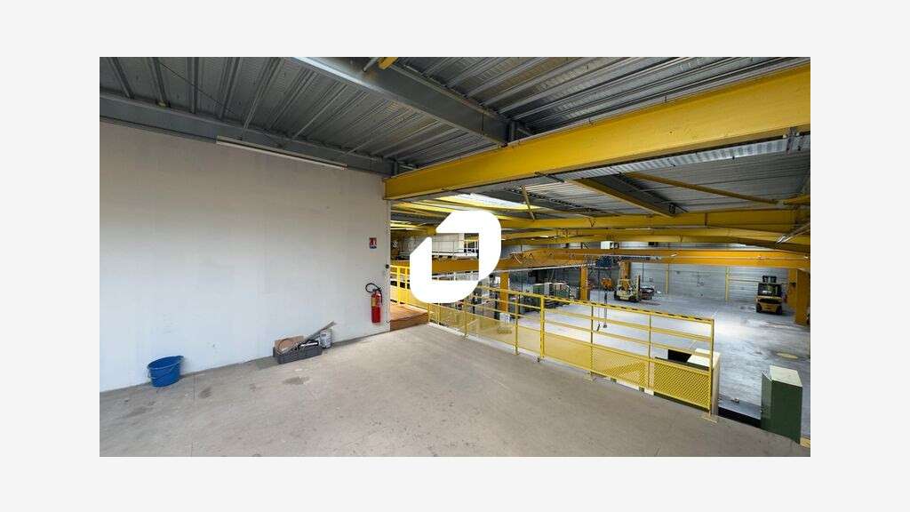 Vente Local d'activité 1400m² La ville du bois