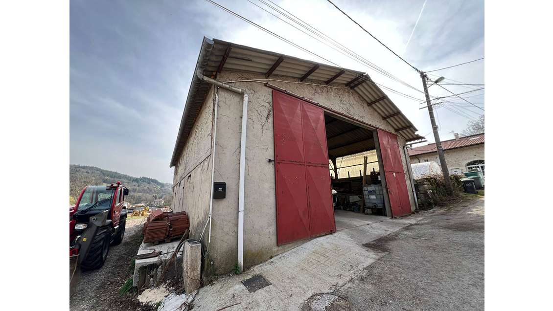 Vente entrepôt de 150m² à Labalme secteur calme