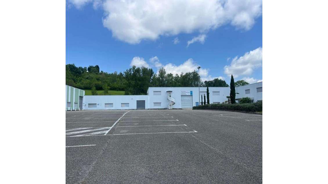 À vendre bâtiment industriel 6500m² à Lafrançaise