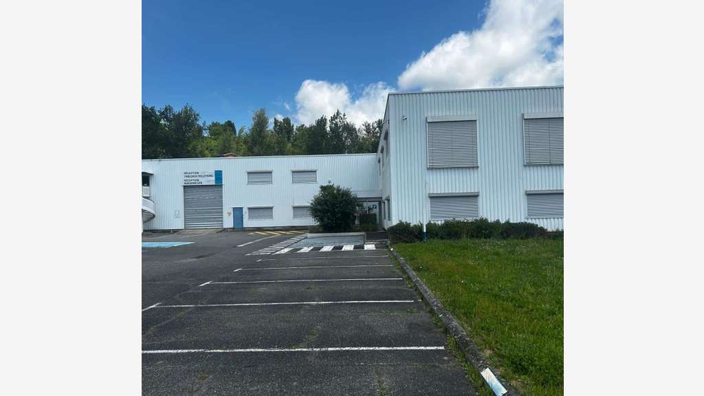 À vendre bâtiment industriel 6500m² à Lafrançaise