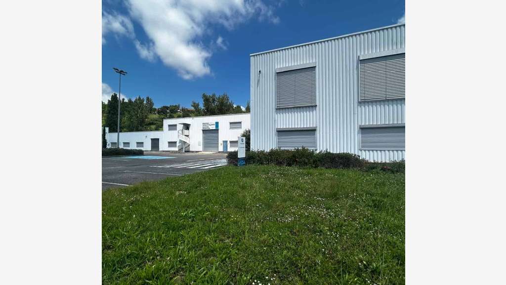 À vendre bâtiment industriel 6500m² à Lafrançaise