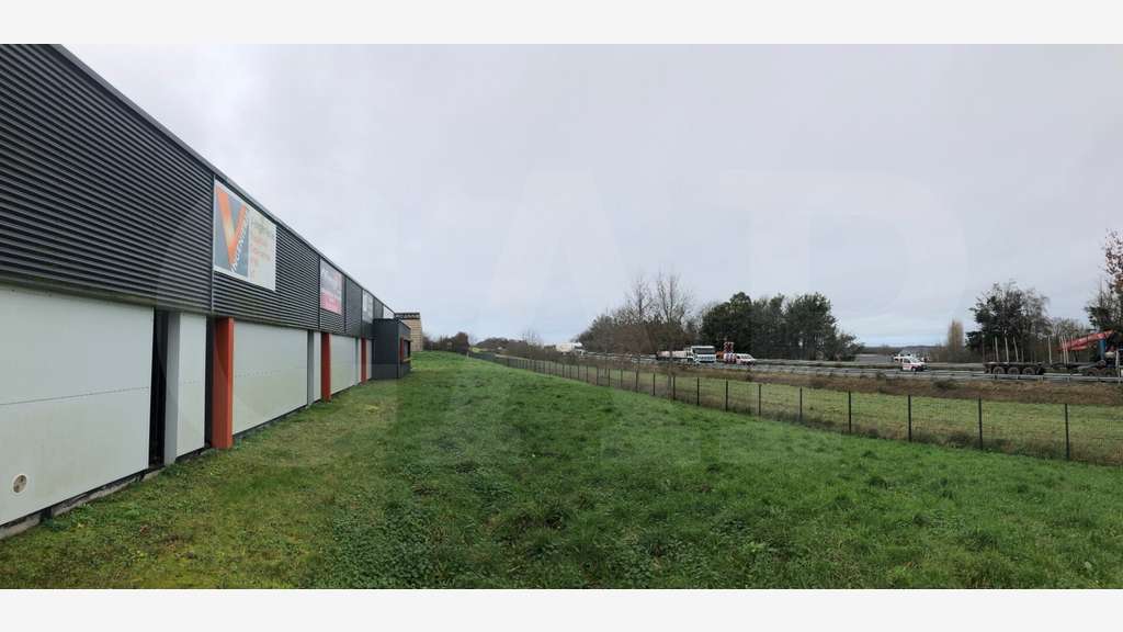 Vente local d'activité 560m² à Lamballe RN12