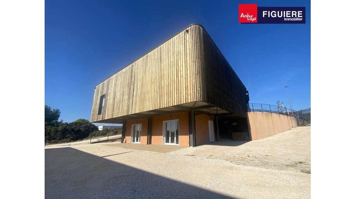 En EXCLUSIVITE - Bâtiment indépendant à VENDRE sur