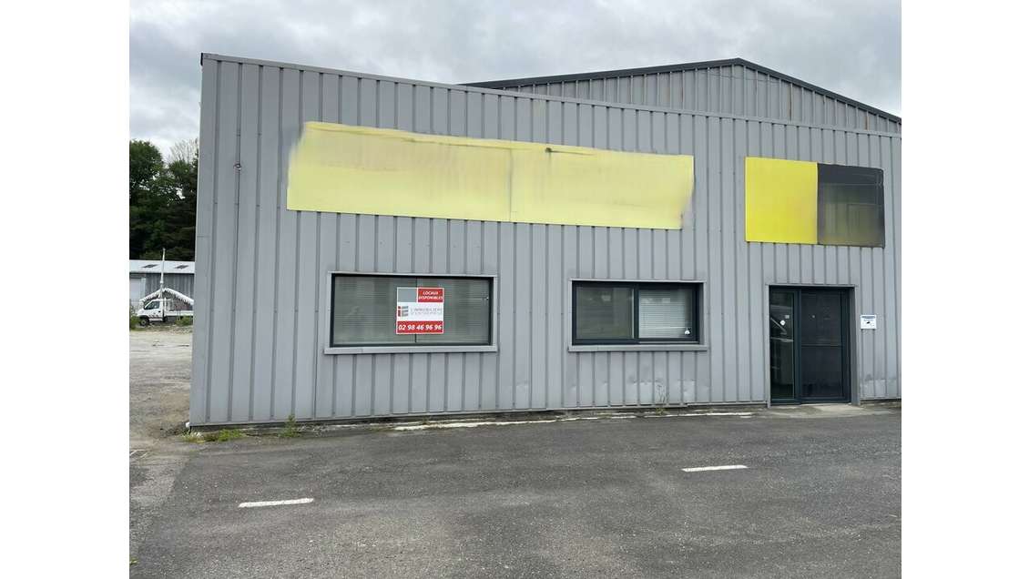 A vendre local d'activité à Landivisiau ZA Fromeur