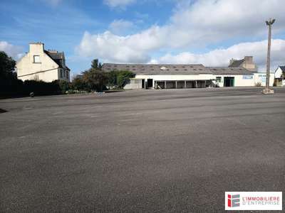 A vendre entrepôt 1350m² proche Landivisiau