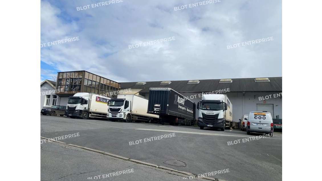 A vendre local d'activités 3800m² à Landivisiau