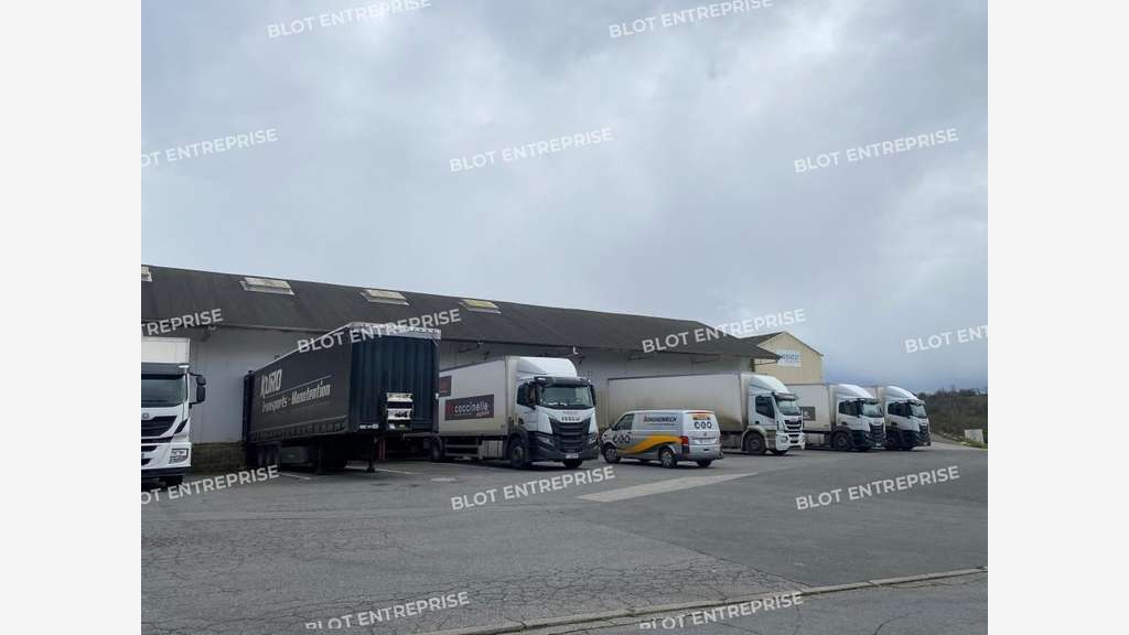 A vendre local d'activités 3800m² à Landivisiau