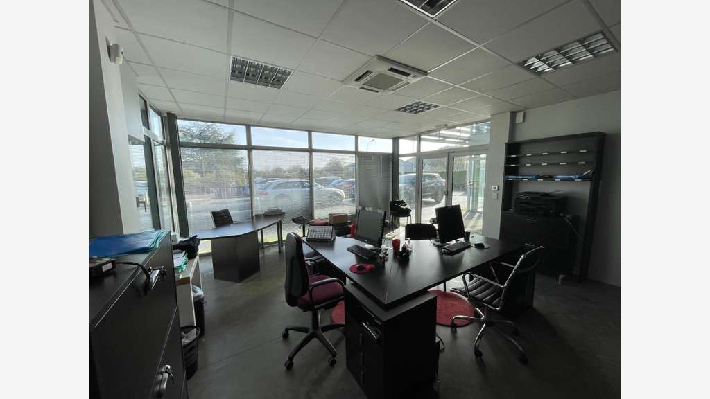 Vente local d'activité avec bureaux à Langon
