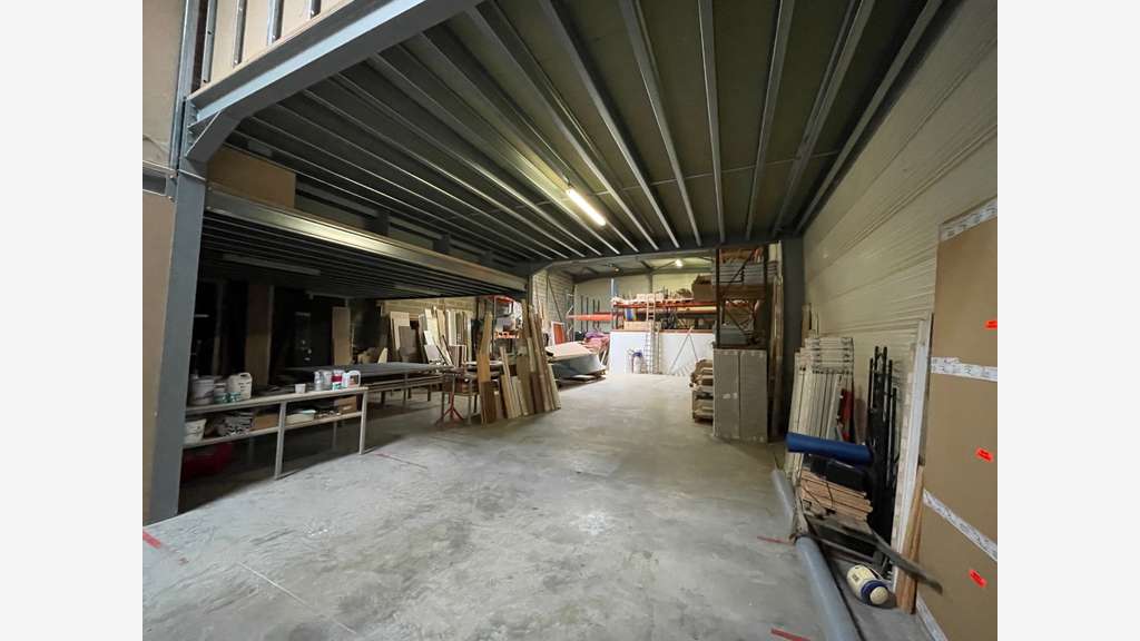 Vente local d'activité avec bureaux à Langon