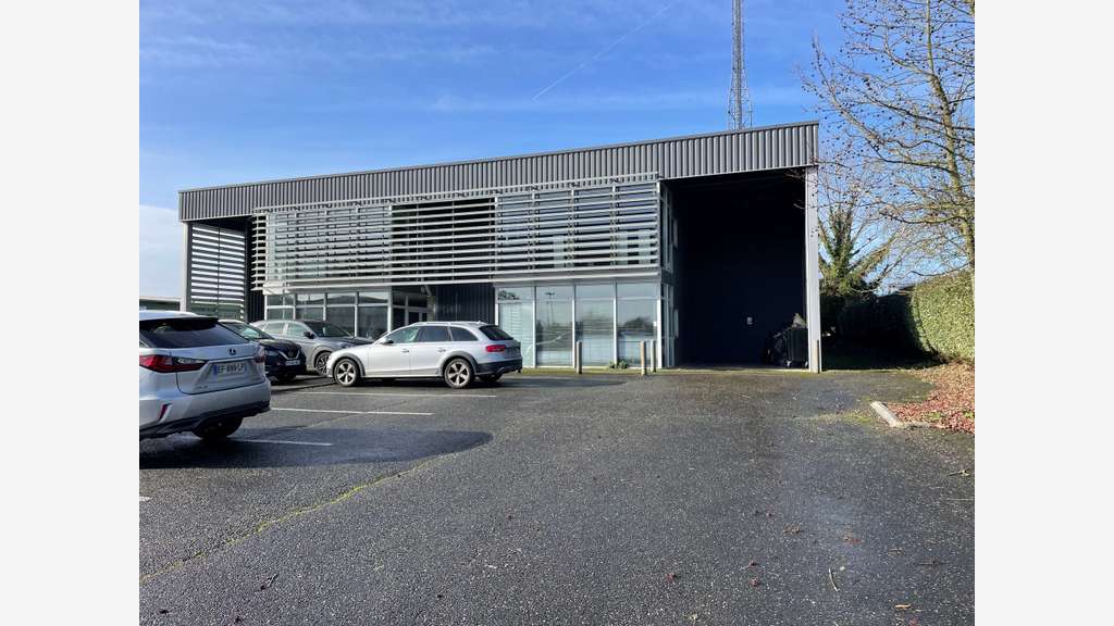 Vente local d'activité avec bureaux à Langon