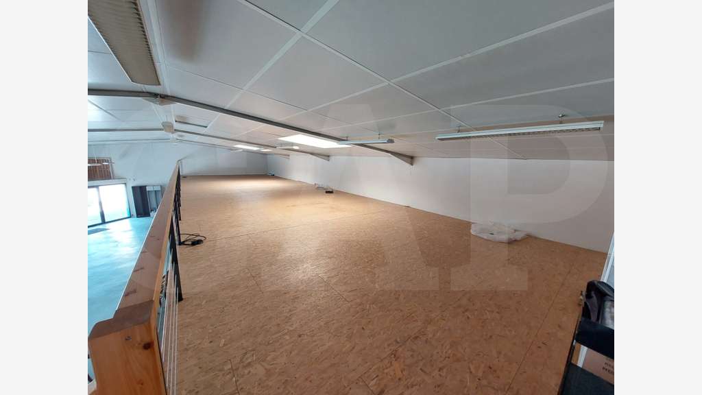A vendre local d'activité 670m² à Languidic