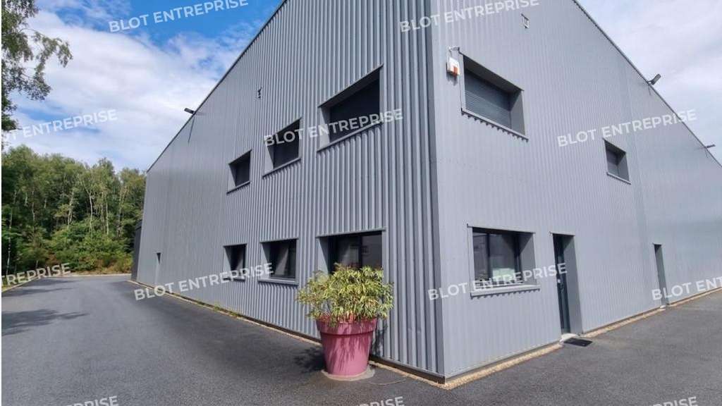 A vendre local d'activités de 2620m² à Languidic