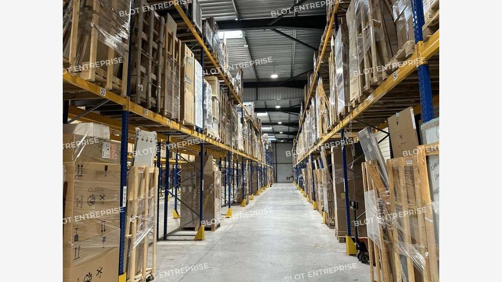 A vendre local d'activités de 2620m² à Languidic