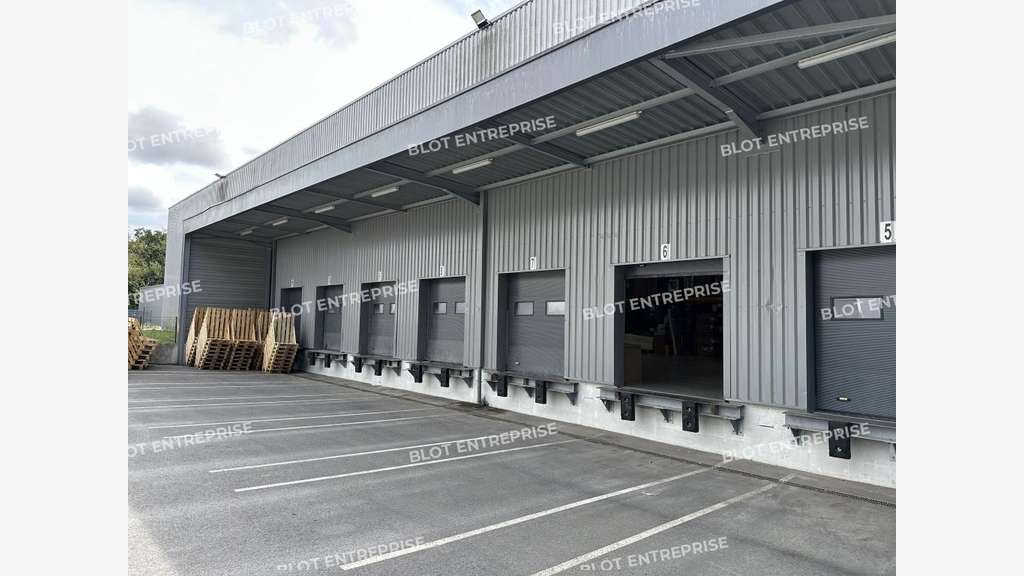 A vendre local d'activités de 2620m² à Languidic