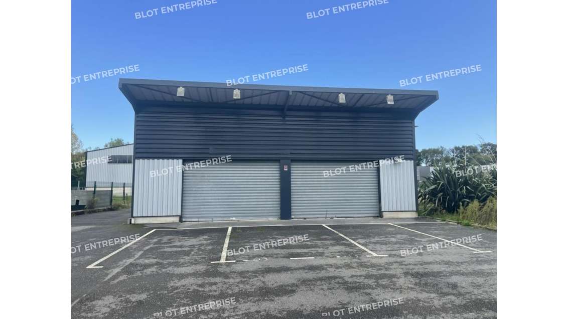 Locaux d'activités avec chambre froide à Lanvollon