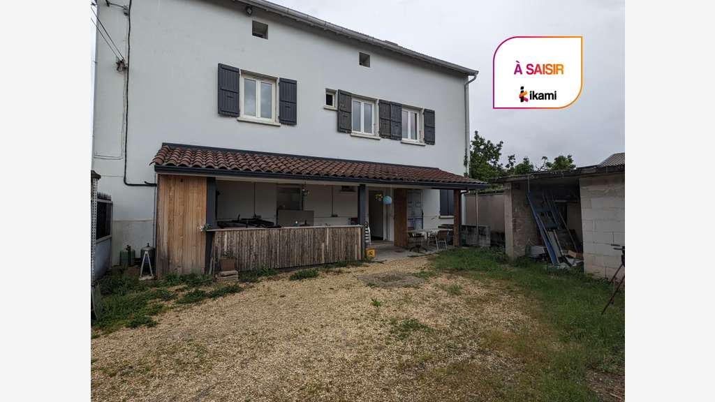 Vente immeuble de 300m² à Lapeyrouse Mornay