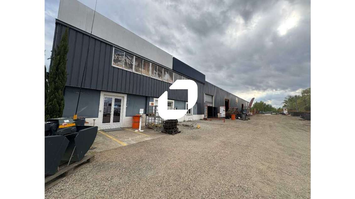 Vente Local d'activité 1120m² Latresne