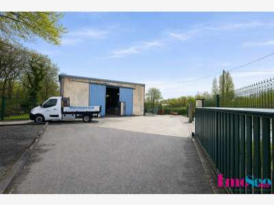 Entrepôt de 350m² à vendre en ZAC à Latresne