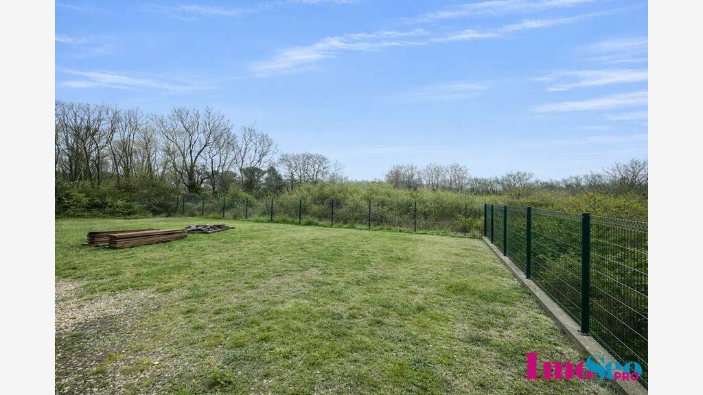 Entrepôt de 350m² à vendre en ZAC à Latresne