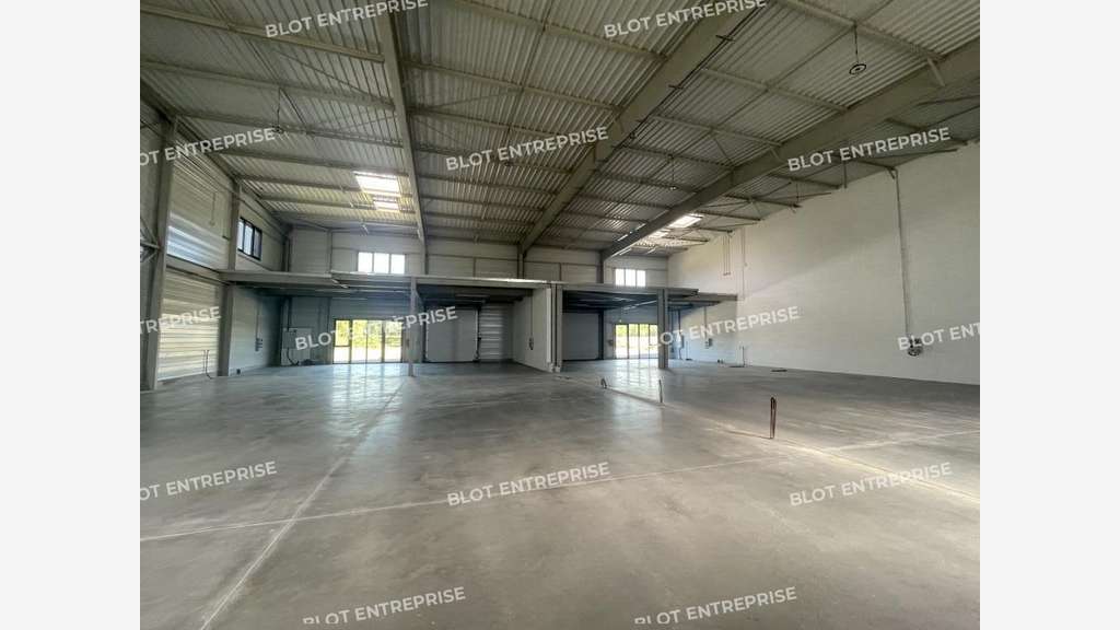 A vendre cellule 389m² au Bignon Parc de La Forêt