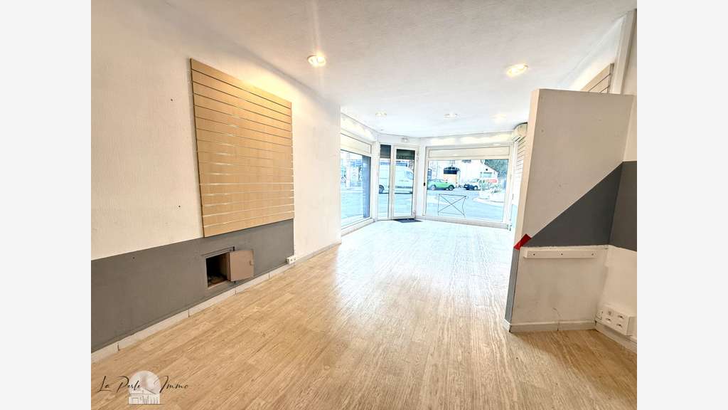 Vente local commercial de 42m² au Boulou centre