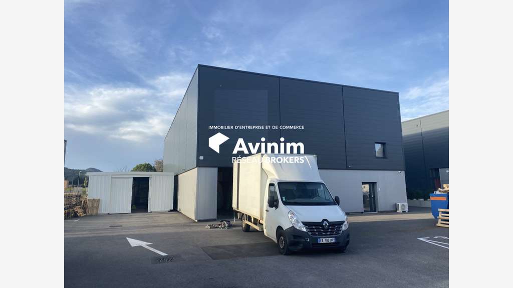 Vente local artisanal 820m² Le Cannet des Maures