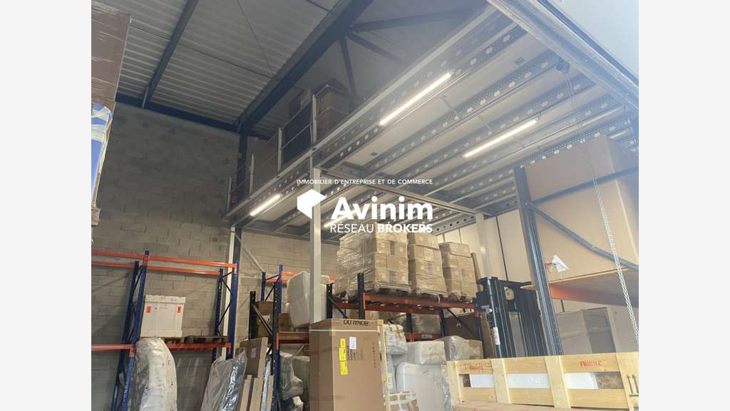 Vente local artisanal 820m² Le Cannet des Maures