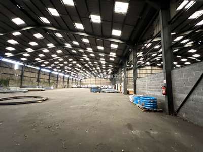 A Vendre , Rouen ( 76000 ) , entrepots 5610 m2