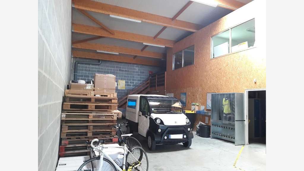 Local d'activités 257m² à vendre ou louer au Havre