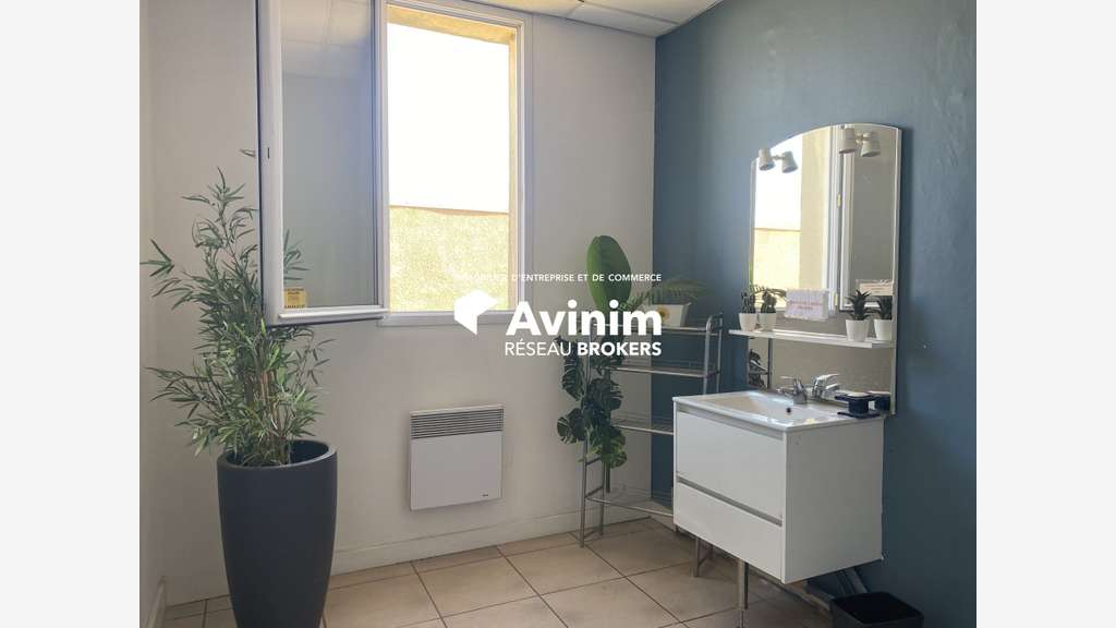 Vente locaux professionnel loués 489m² au Muy