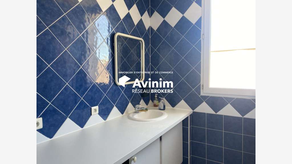 Vente locaux professionnel loués 489m² au Muy