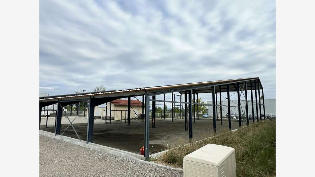 Locaux d'activité sur 3972m² à vendre Le Passage