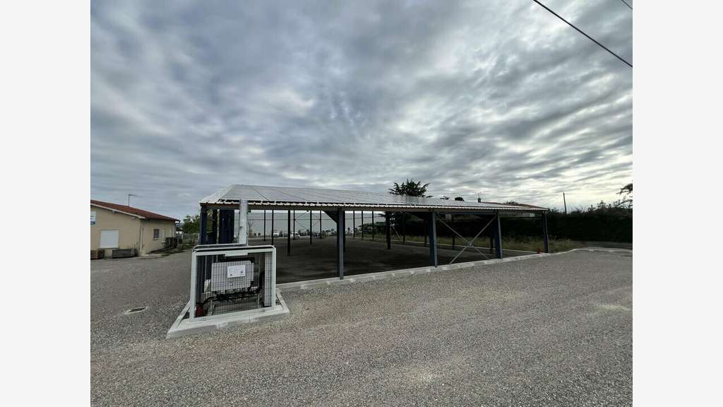 Locaux d'activité sur 3972m² à vendre Le Passage