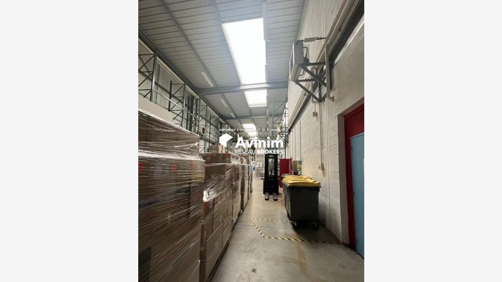 A vendre entrepôt 3100m² au Plessis Bouchard