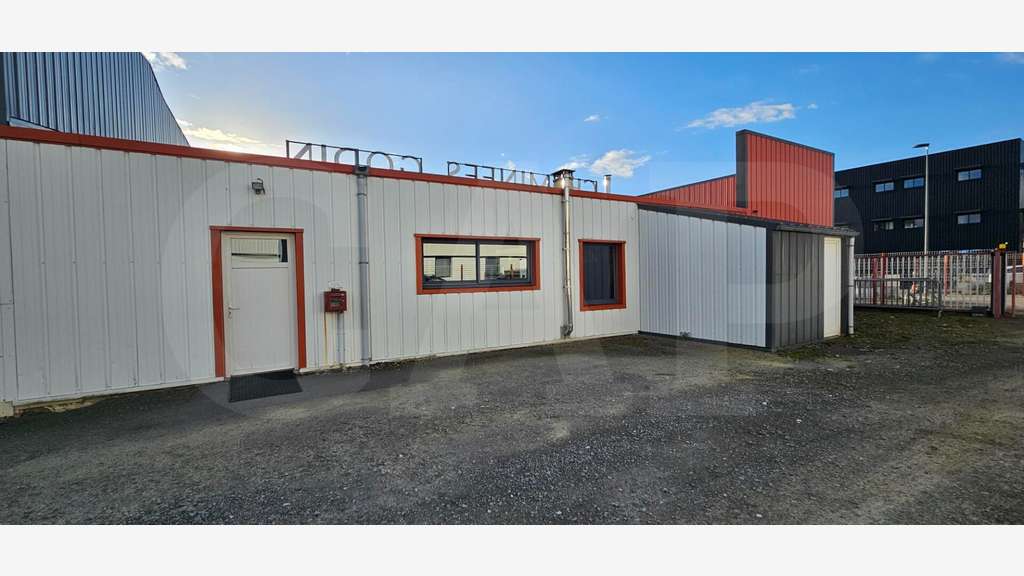 A vendre local commercial 510m² ZAC de Lécousse